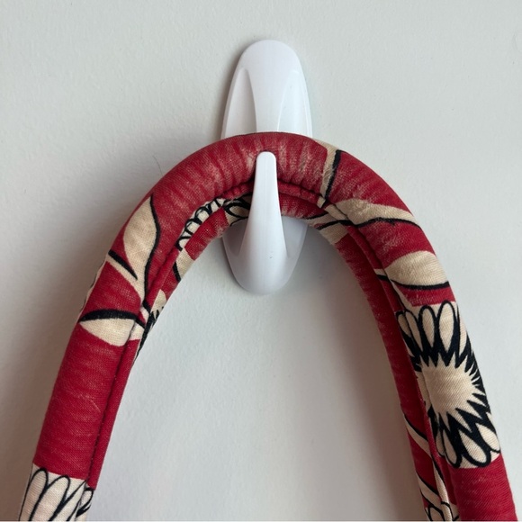 Vera Bradley Red and White Quilted Shoulder Bag - Picture 5 of 16